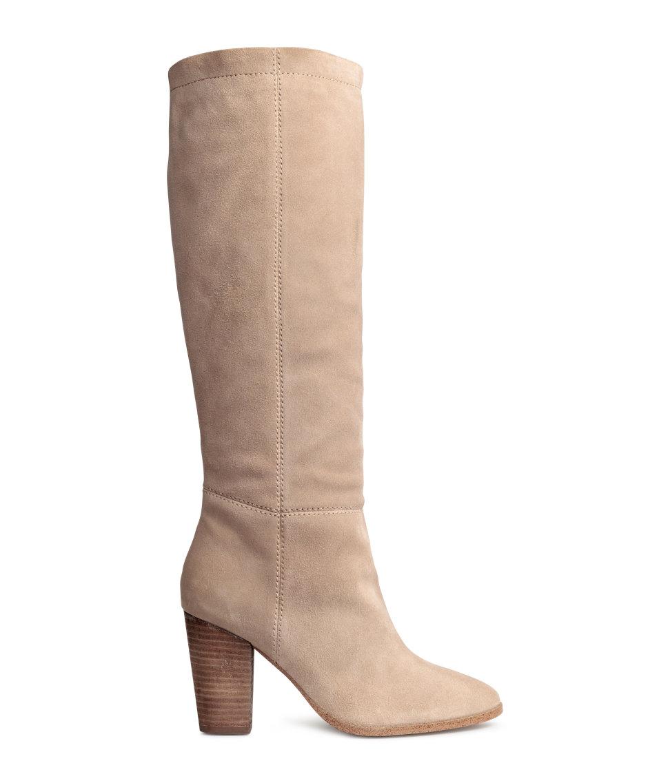 beige padded boots